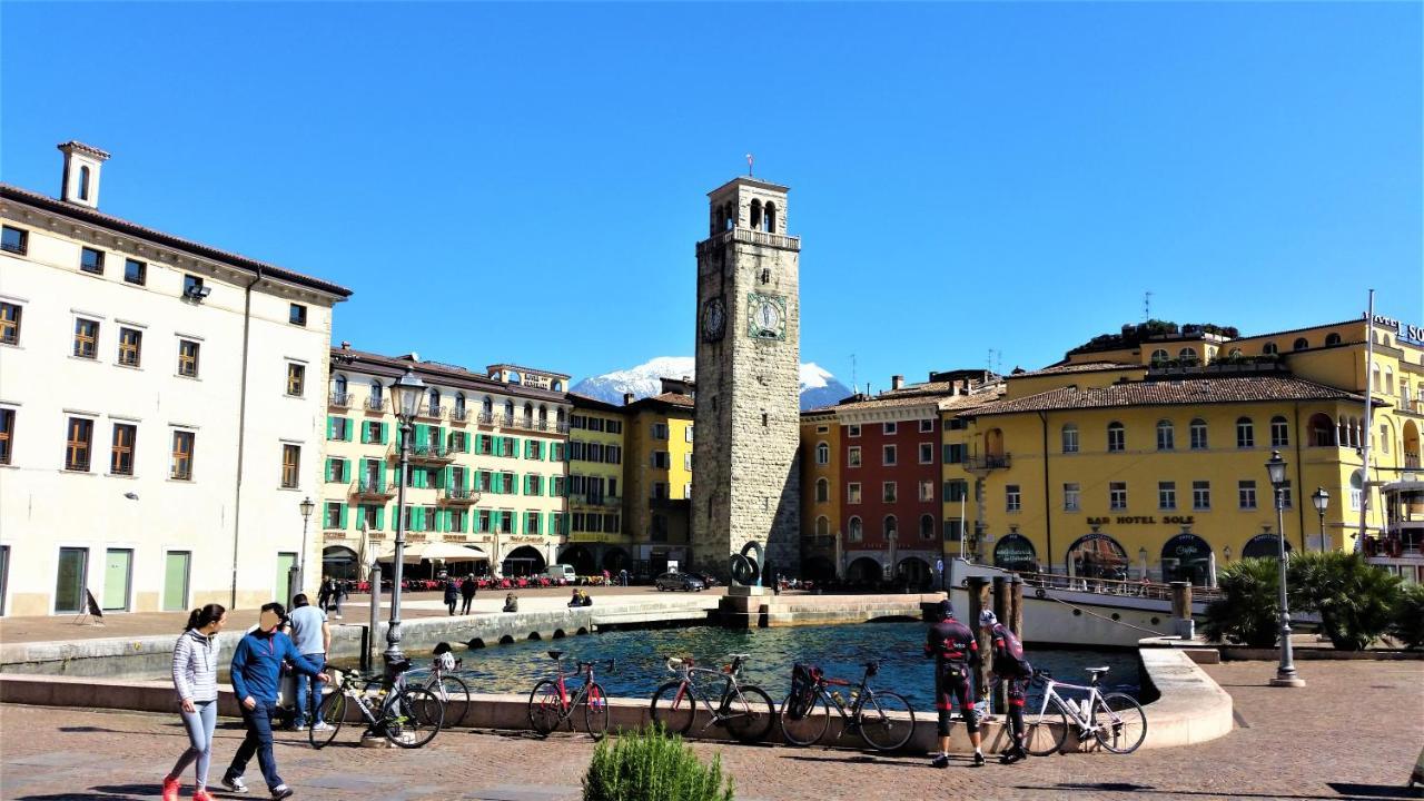 Green relax apartment Riva del Garda Buitenkant foto