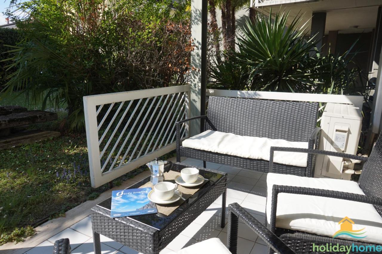 Green relax apartment Riva del Garda Buitenkant foto