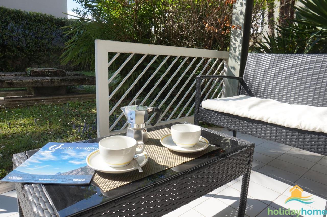 Green relax apartment Riva del Garda Buitenkant foto