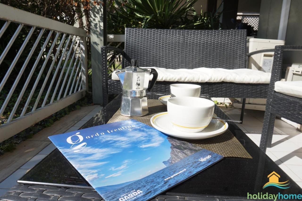 Green relax apartment Riva del Garda Buitenkant foto